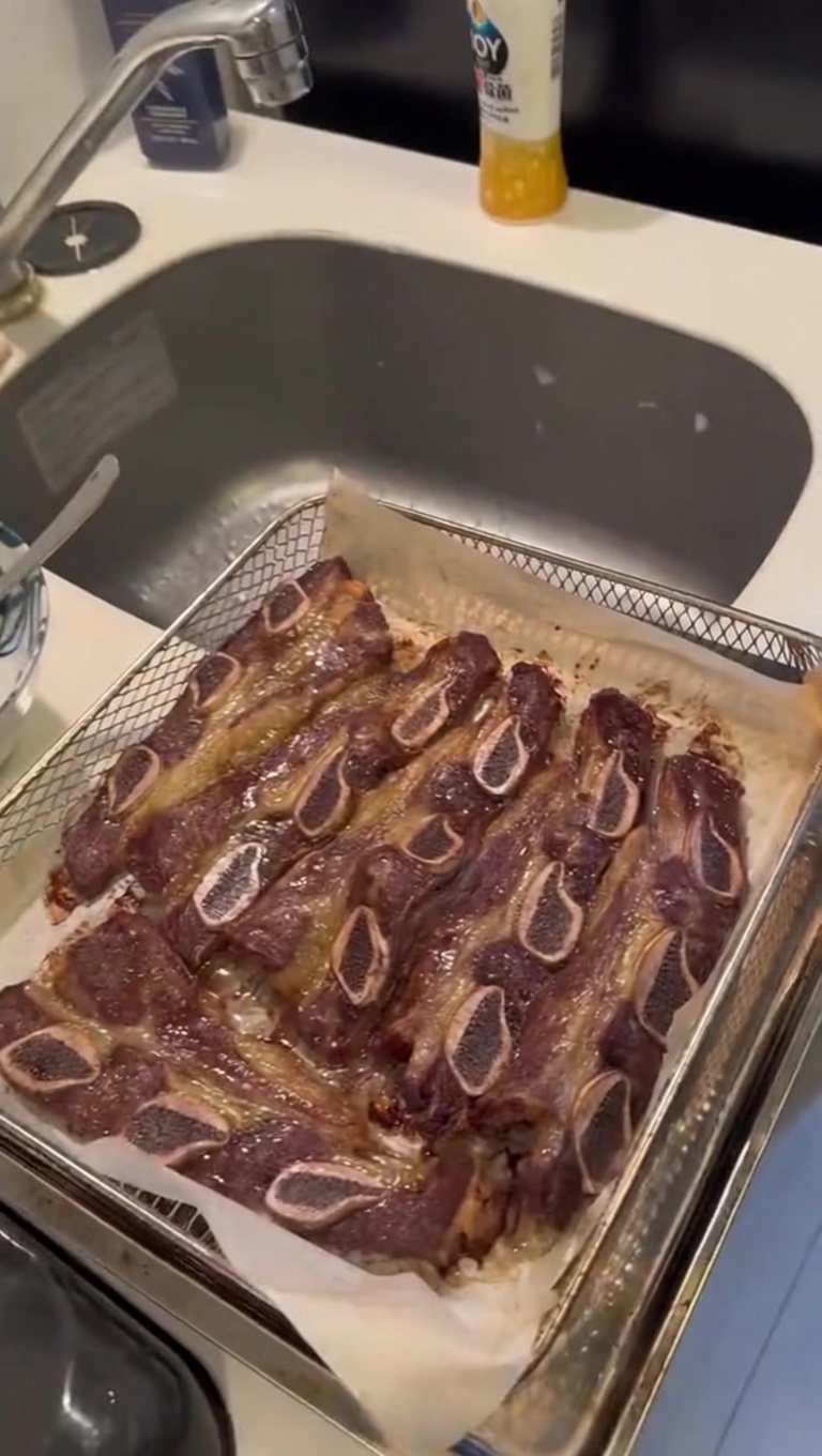 エアフライヤーで作る骨付き牛カルビ